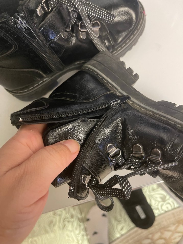 Tokalı Siyah Deri Kadın Bot - Görsel 4