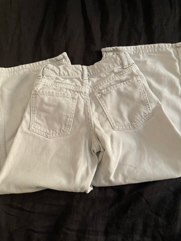 Geniş Kesim Kemerli Beyaz Erkek Çocuk Kot Pantolon - Görsel 3