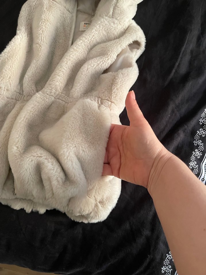 Kürklü Kapüşonlu Kız Yeleği - Görsel 2