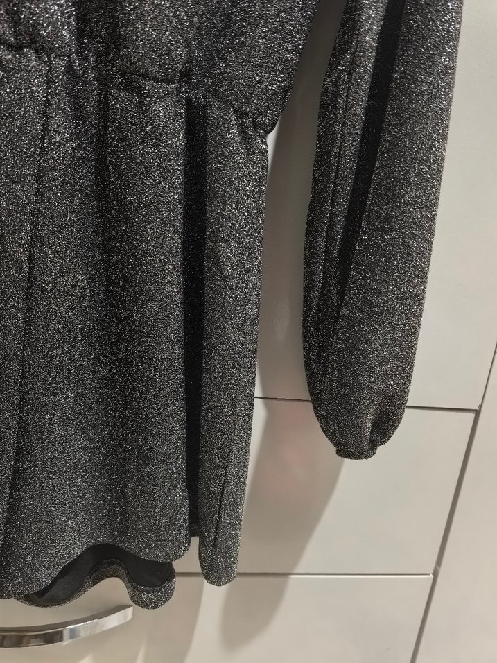 Parlak uzun kollu şortlu H&M tulum - Görsel 4
