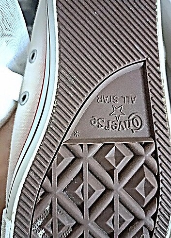 41 Beden ten rengi Renk CONVERSE ACİL SATILIK İNDİRİM YAPABİLİRİZ!!!!almak için yazın