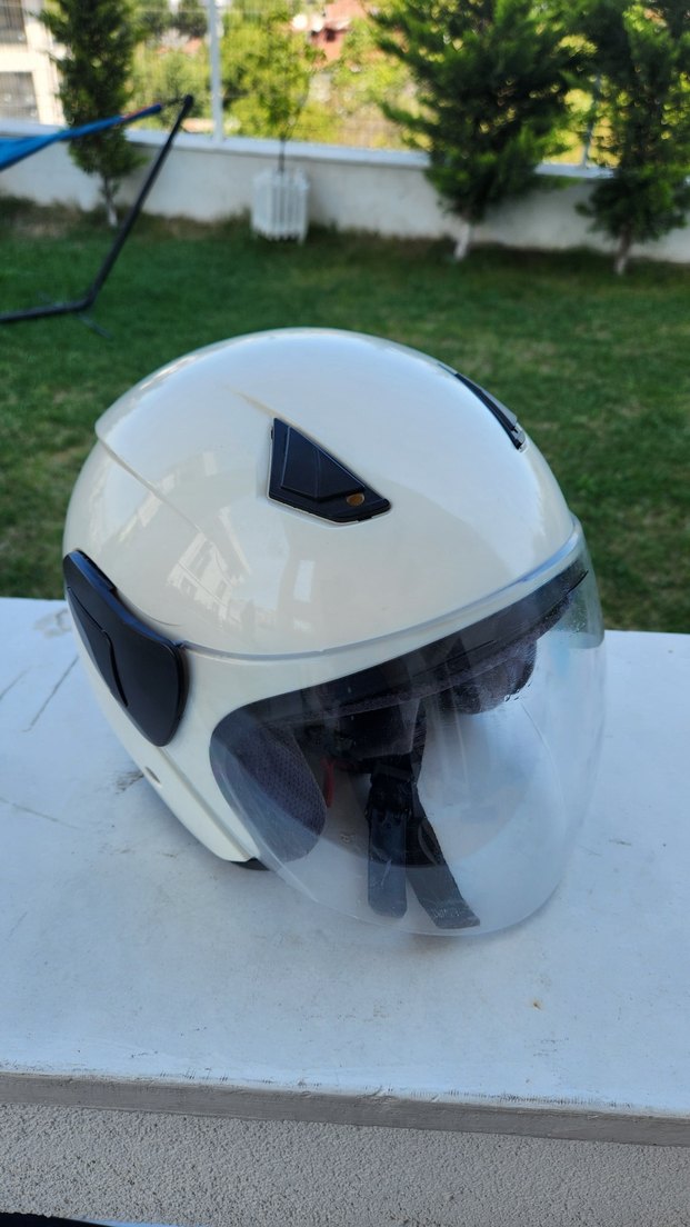 Beyaz çenesiz Motosiklet Kaskı - Görsel 4