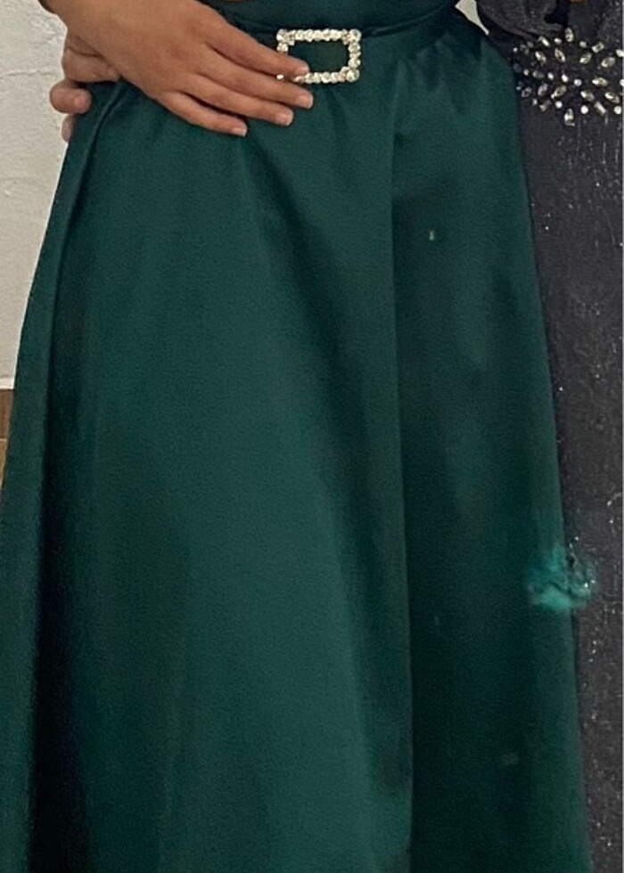 Saten zümrüt yeşili elbise - Görsel 2