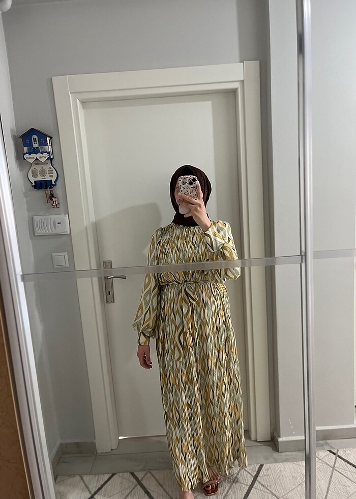 Astarlı şifon elbise - Görsel 3