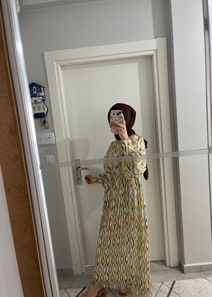 Astarlı şifon elbise - Görsel 4