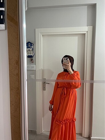 Turuncu astarlı şifon elbise - Görsel 5