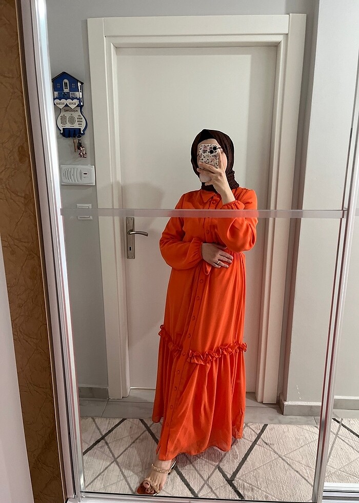 Turuncu astarlı şifon elbise - Görsel 4