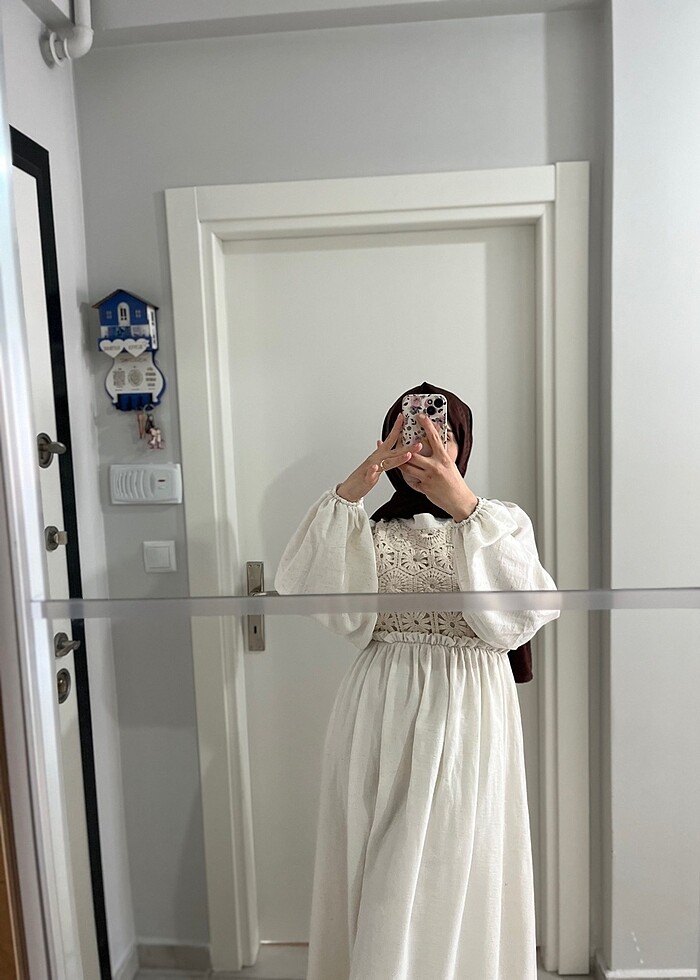 Keten astarlı işlemeli elbise - Görsel 3