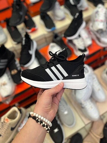 Adidas koşu ayakkabısı