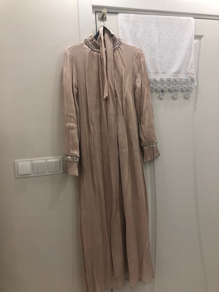 Nakış Detaylı Bej Uzun Keten Elbise - Görsel 4