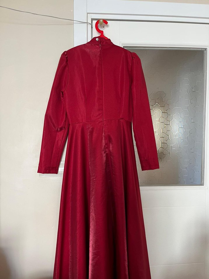 Bordo Parlak Uzun Elbise, Kemerli, Yüksek Yaka - Görsel 3