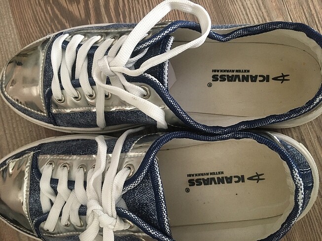 Vans Vans.