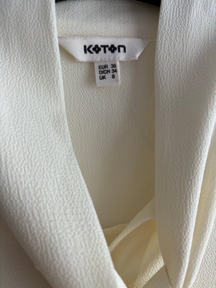 Beyaz, drapeli, kolsuz midi bluz - Görsel 2