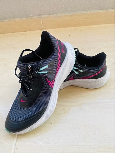 37,5 Beden Nike run shield