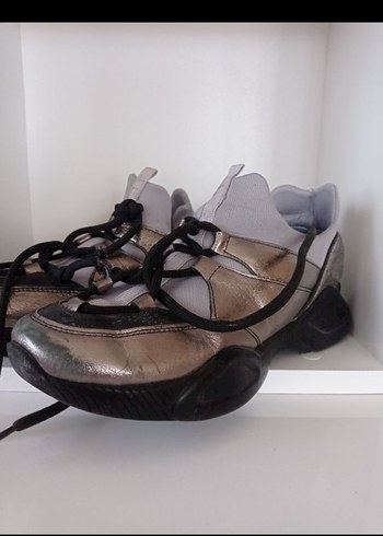 Gri Yılan Desenli Topuklu Spor Ayakkabı - Görsel 4