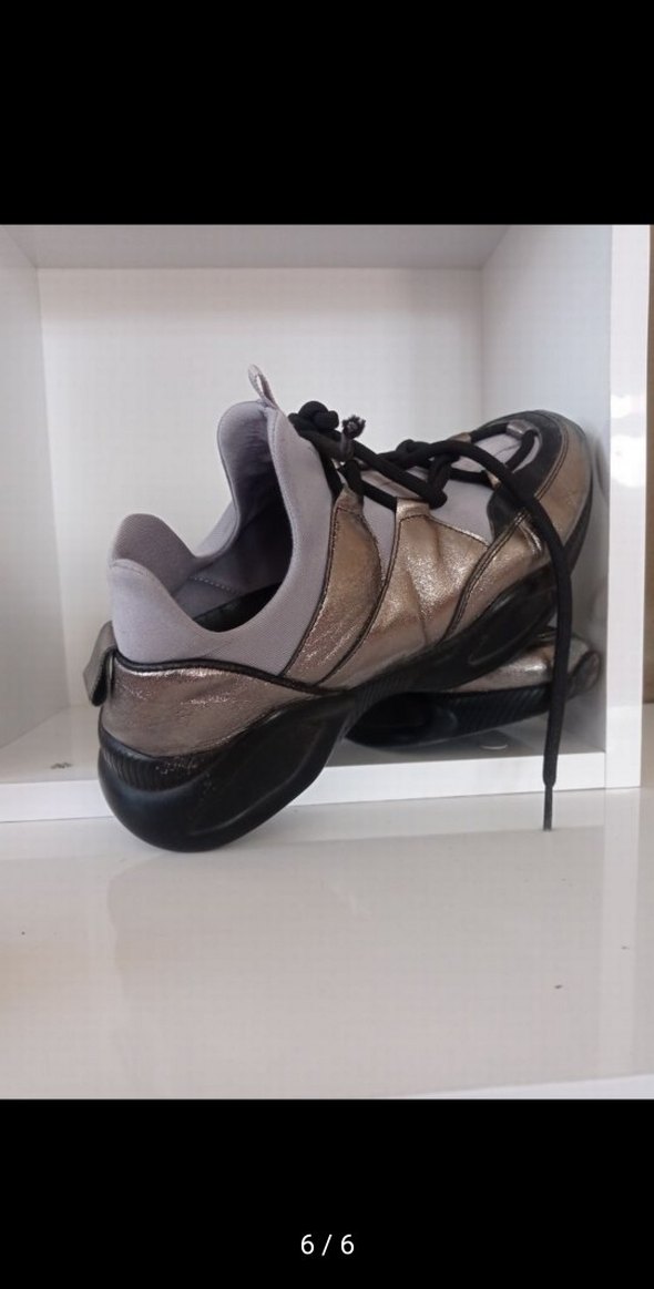 Gri Yılan Desenli Topuklu Spor Ayakkabı - Görsel 3