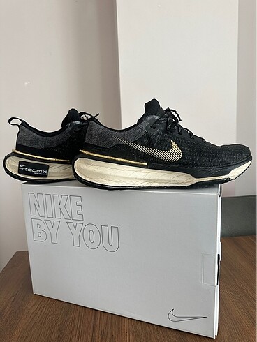 Nike By You İnvincible Run 3 Koşu Ayakkabısı