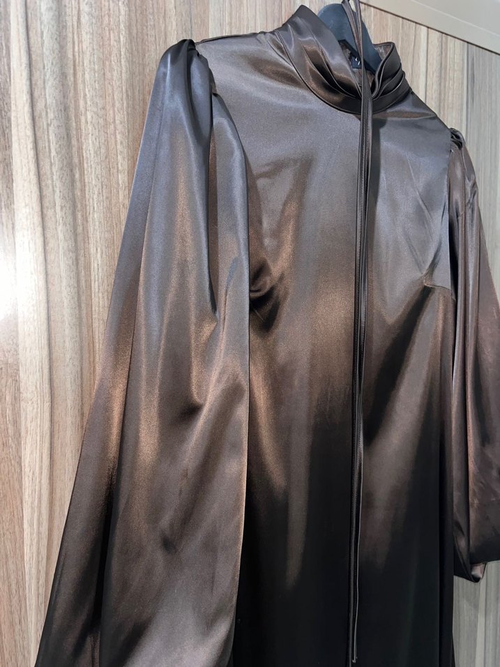 Kahverengi Uzun Kollu Saten Elbise - Görsel 5