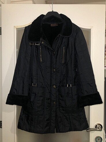 İçi kürklü siyah mont. - Görsel 2