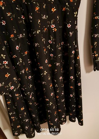 Uzun Kollu Siyah Çiçekli V Yaka Elbise - Görsel 3