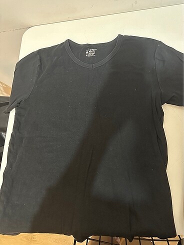xl Beden çeşitli Renk 3 adet tişört tanesi 75, üç tanesi 200 tl