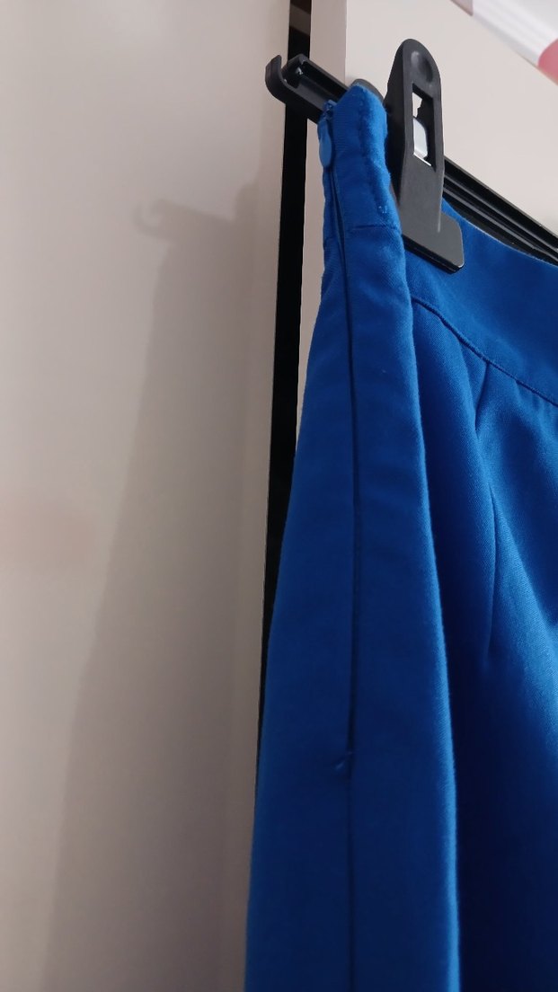 Mavi Saten Uzun Drapeli Kadın Etek - Görsel 3