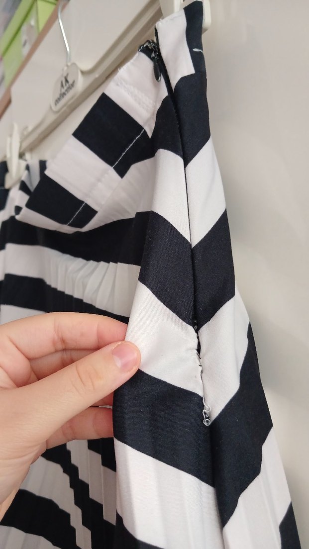 Kadın Beyaz Siyah Çizgili Pilili Uzun Etek - Görsel 4