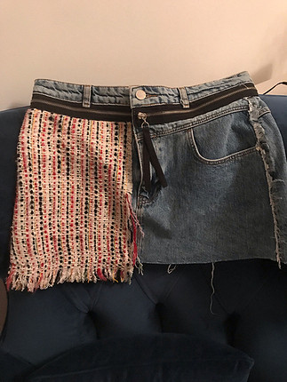 Zara Zara mini tüvit detaylı kot etek
