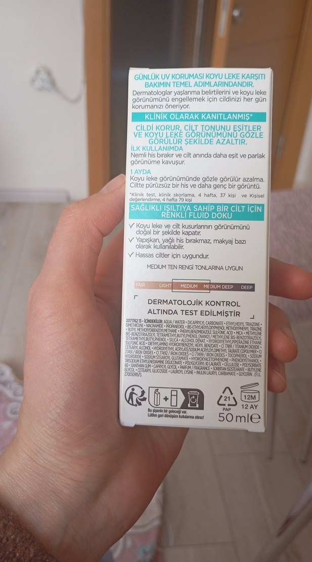 L'Oréal Bright Reveal SPF 50 Renkli Yüz Güneş Kremi - Görsel 3