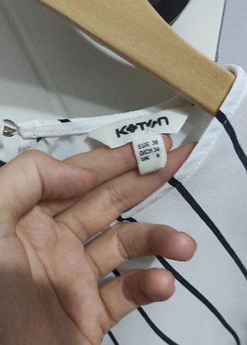 Koton Çizgili Pliseli Gri Beyaz Kadın Bluz - Görsel 6