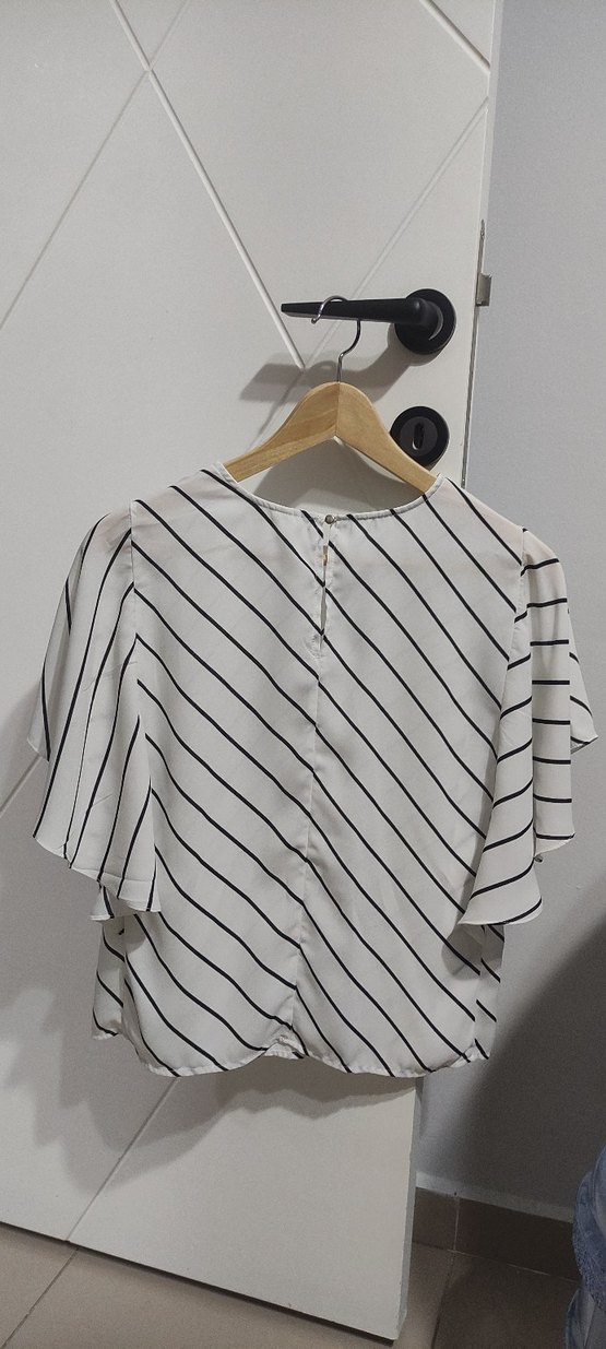 Koton Çizgili Pliseli Gri Beyaz Kadın Bluz - Görsel 5