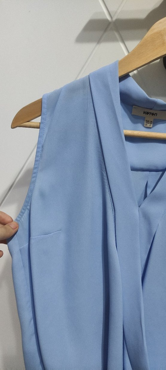 Mavi Drapeli V Yakalı Kolsuz Bluz - Görsel 4