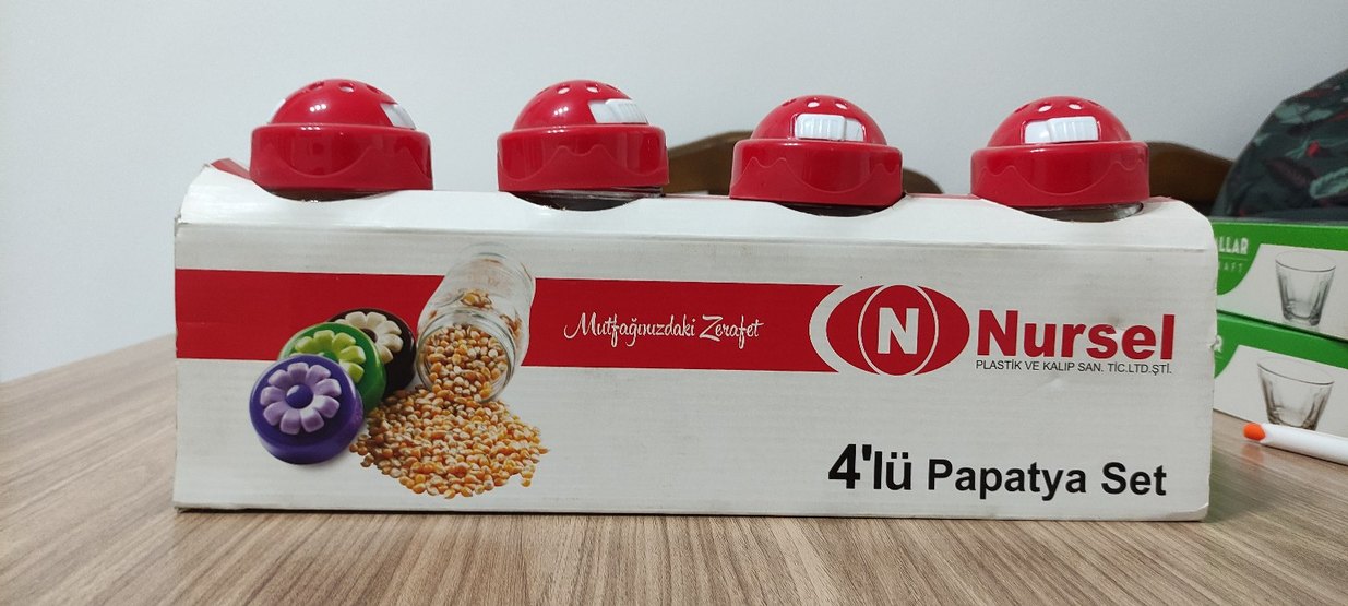 4lü Kırmızı Kapaklı Cam Baharatlık - Görsel 2