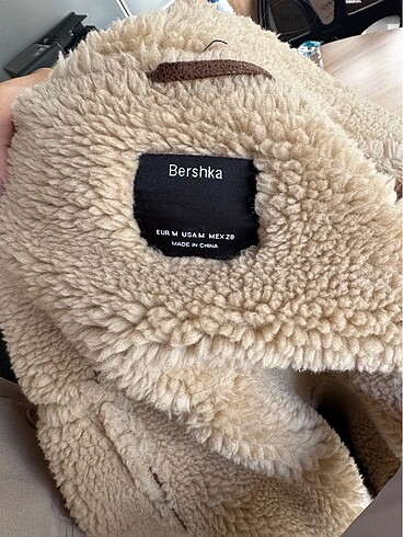 m Beden Bershka mont