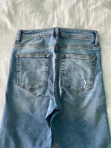 34 Beden mavi Renk Bershka crop jean