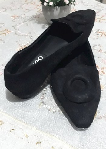 Kadın Siyah Tokalı Düşük Topuklu Babet