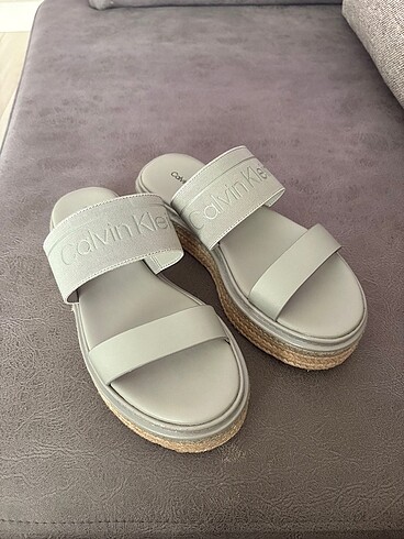 38 Beden gri Renk calvin klein kadın terlik