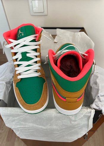 Nike Air Jordan 1 Mid SE - Görsel 3