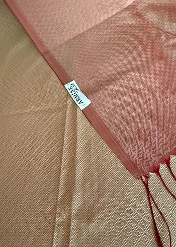 Bej Parlak İpek Kadın Şal - Görsel 2