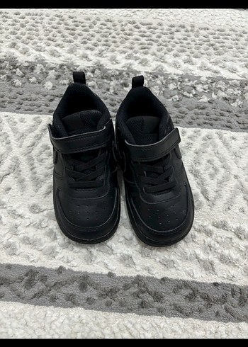 Nike court borought 23,5 tertemiz