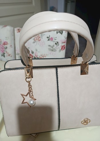 Zincir Detaylı krem renkli süet canta - Görsel 4