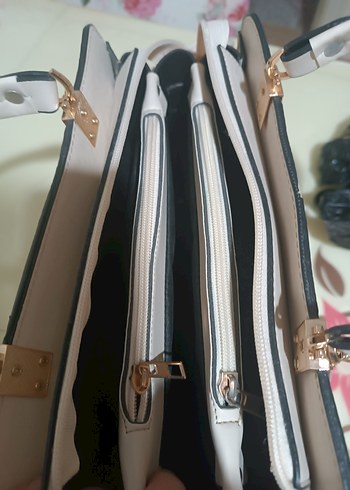 Zincir Detaylı krem renkli süet canta - Görsel 5