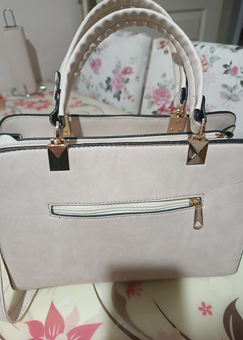 Zincir Detaylı krem renkli süet canta - Görsel 3