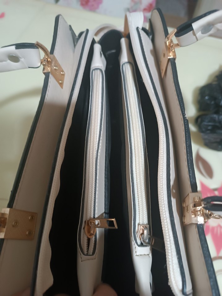 Zincir Detaylı krem renkli süet  canta - Görsel 5