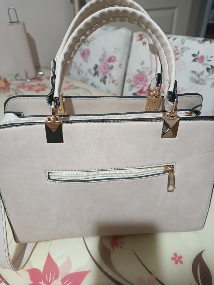 Zincir Detaylı krem renkli süet  canta - Görsel 3