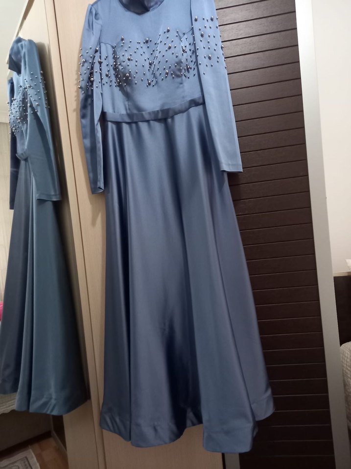 Uzun Kollu Mavi Kadın Abiye Elbise - Görsel 3