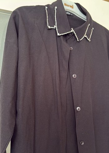 Düğmeli Siyah Gömlek - Görsel 2