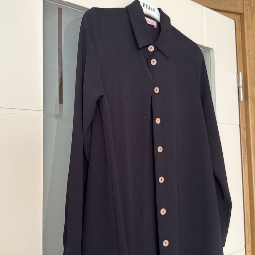 Uzun kollu siyah gömlek - Görsel 4