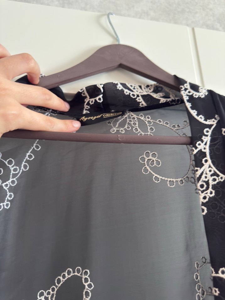 Uzun Siyah İşlemeli Bohem Abaya - Görsel 4