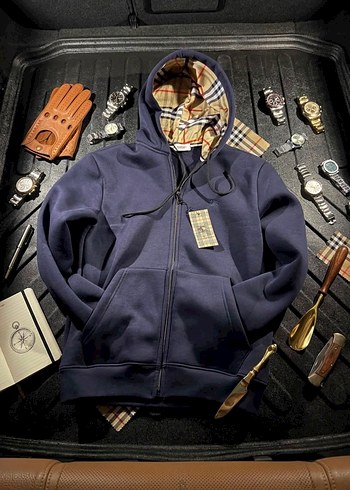 Burberry Lacivert Hirka Xl L M S Bedenleri Mevcut